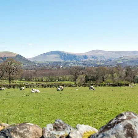 4 Bed In Thornthwaite Sz232 *